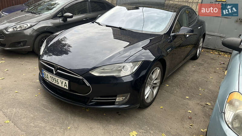 Ліфтбек Tesla Model S 2014 в Києві фото 16 Ліфтбек Tesla Model S 2014 в Києві