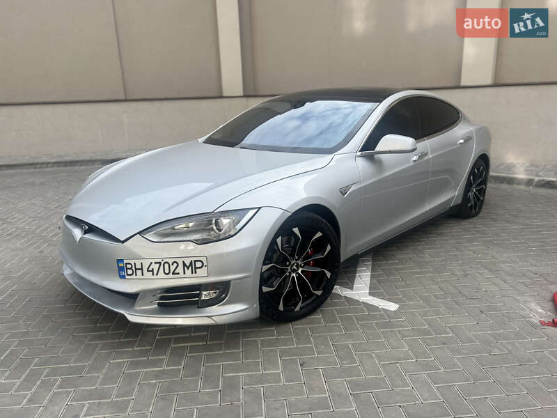 Ліфтбек Tesla Model S 2013 в Одесі