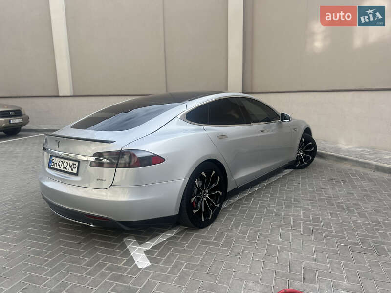 Ліфтбек Tesla Model S 2013 в Одесі