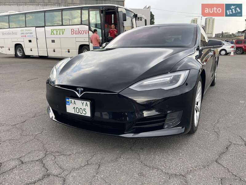 Ліфтбек Tesla Model S 2016 в Києві фото 17 Ліфтбек Tesla Model S 2016 в Києві