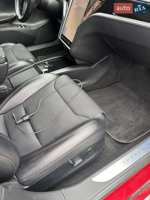 Ліфтбек Tesla Model S 2018 в Києві фото 35 Ліфтбек Tesla Model S 2018 в Києві