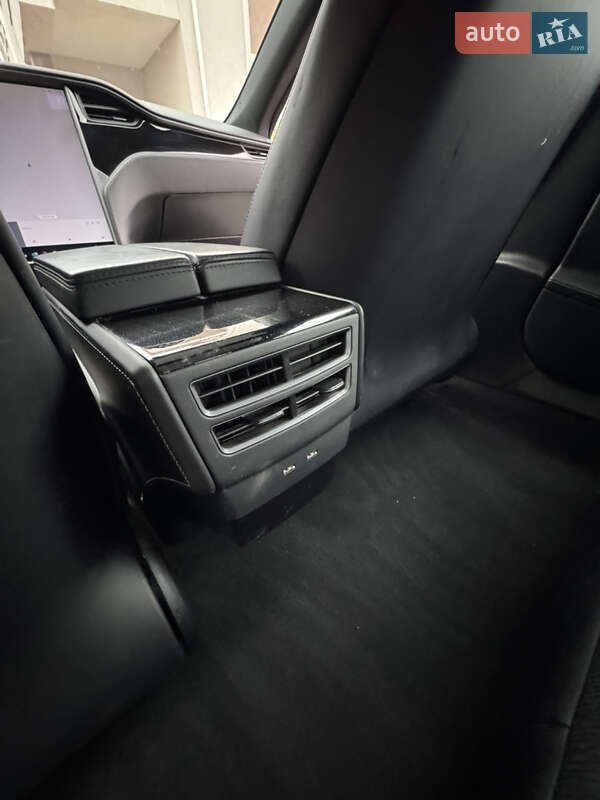 Ліфтбек Tesla Model S 2018 в Києві фото 41 Ліфтбек Tesla Model S 2018 в Києві