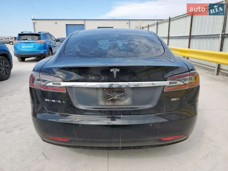 Ліфтбек Tesla Model S 2017 в Києві