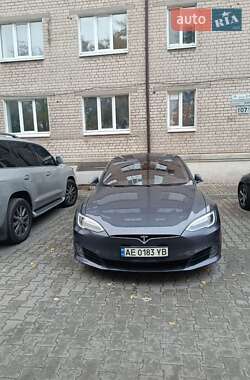 Ліфтбек Tesla Model S 2017 в Дніпрі