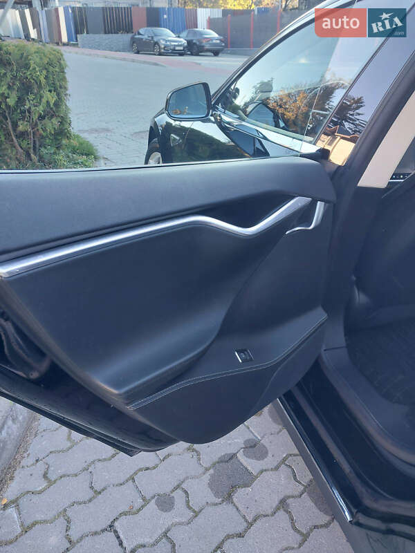 Лифтбек Tesla Model S 2014 в Львове фото 10 Лифтбек Tesla Model S 2014 в Львове