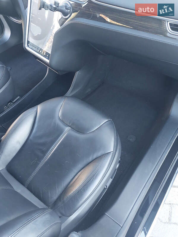 Лифтбек Tesla Model S 2014 в Львове фото 13 Лифтбек Tesla Model S 2014 в Львове