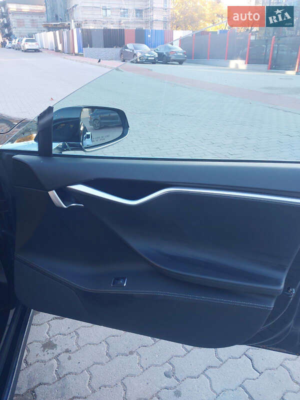 Лифтбек Tesla Model S 2014 в Львове фото 15 Лифтбек Tesla Model S 2014 в Львове