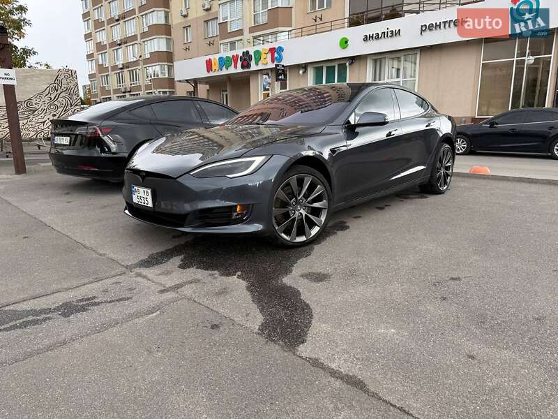 Tesla Model S 2018