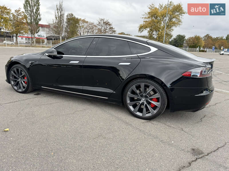 Ліфтбек Tesla Model S 2019 в Дніпрі фото 13 Ліфтбек Tesla Model S 2019 в Дніпрі