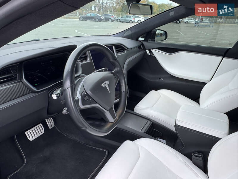 Ліфтбек Tesla Model S 2019 в Дніпрі фото 23 Ліфтбек Tesla Model S 2019 в Дніпрі
