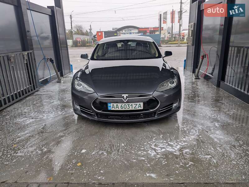 Tesla Model S 2015 Tesla Model S 2015