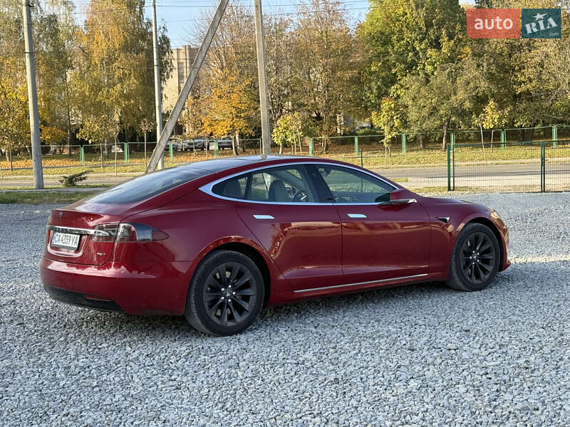 Ліфтбек Tesla Model S 2017 в Чернівцях фото 3 Ліфтбек Tesla Model S 2017 в Чернівцях