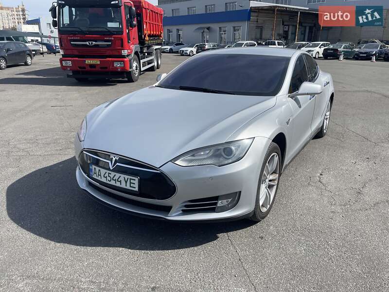Ліфтбек Tesla Model S 2013 в Києві фото 3 Ліфтбек Tesla Model S 2013 в Києві