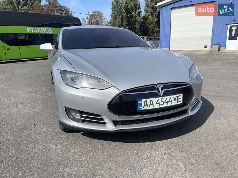 Ліфтбек Tesla Model S 2013 в Києві фото 16 Ліфтбек Tesla Model S 2013 в Києві