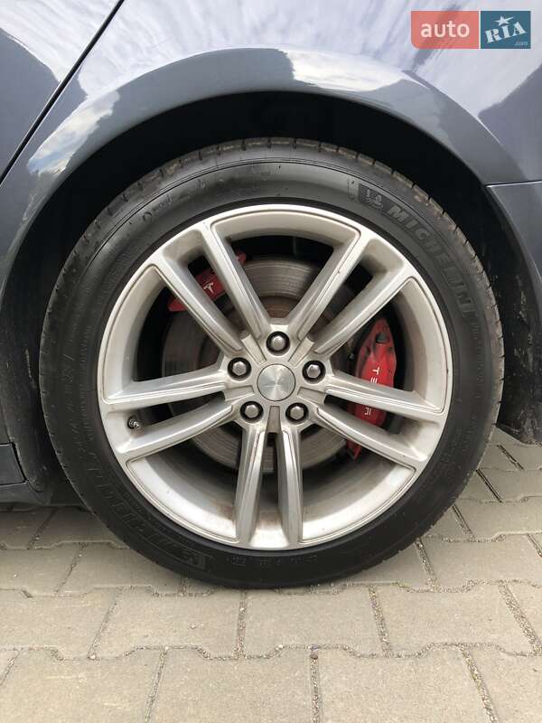 Лифтбек Tesla Model S 2014 в Николаеве