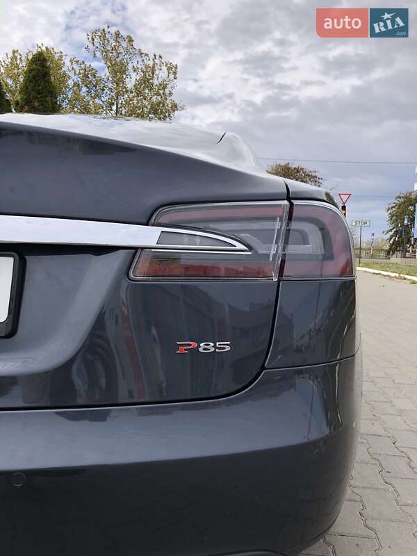 Лифтбек Tesla Model S 2014 в Николаеве