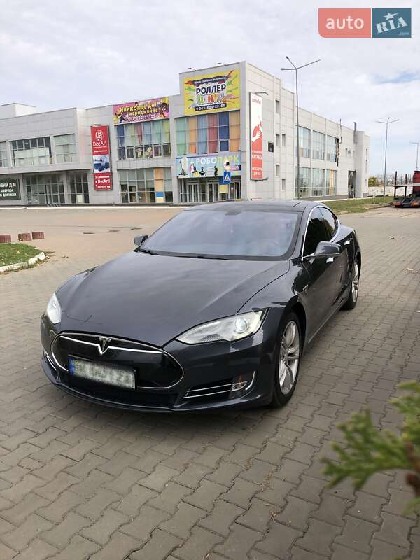 Лифтбек Tesla Model S 2014 в Николаеве