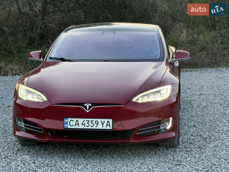 Ліфтбек Tesla Model S 2017 в Чернівцях фото 11 Ліфтбек Tesla Model S 2017 в Чернівцях