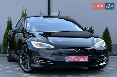 Ліфтбек Tesla Model S 2015 в  фото 2 Ліфтбек Tesla Model S 2015 в