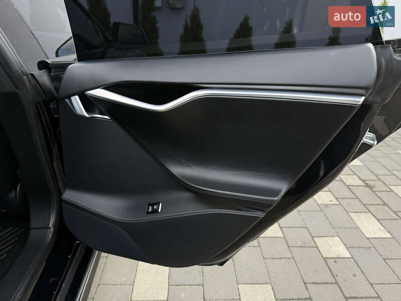 Лифтбек Tesla Model S 2015 в Дрогобыче фото 40 Лифтбек Tesla Model S 2015 в Дрогобыче