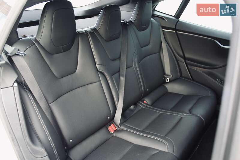 Лифтбек Tesla Model S 2019 в Киеве фото 22 Лифтбек Tesla Model S 2019 в Киеве