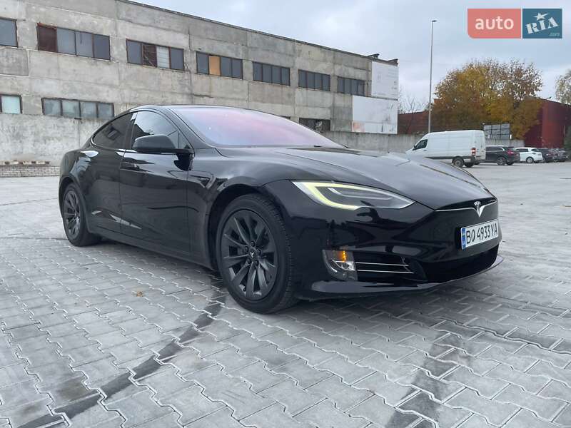 Ліфтбек Tesla Model S 2019 в Тернополі