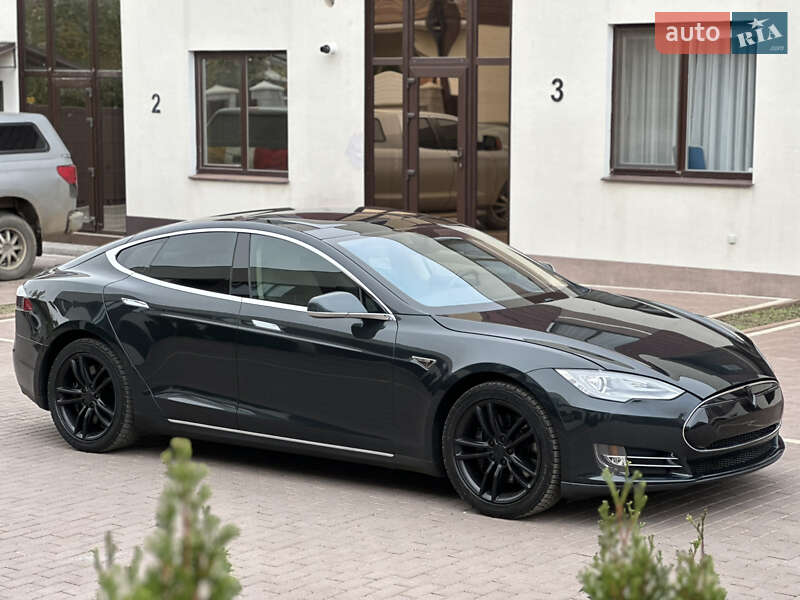 Лифтбек Tesla Model S 2013 в Одессе