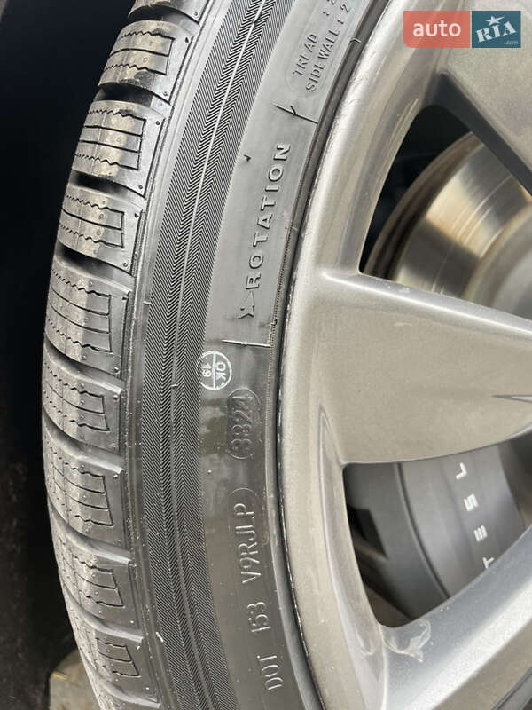 Ліфтбек Tesla Model S 2017 в Києві фото 12 Ліфтбек Tesla Model S 2017 в Києві