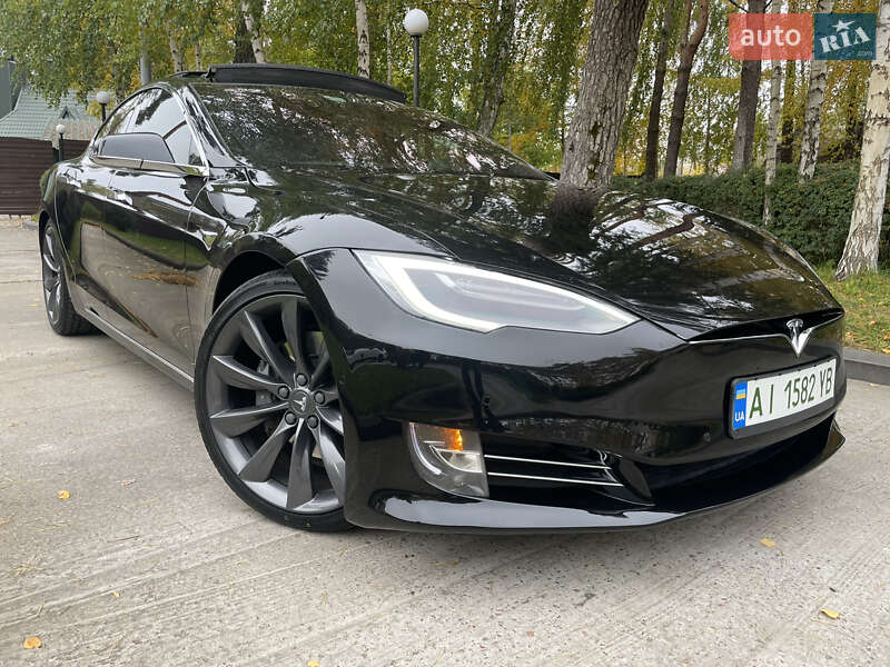 Ліфтбек Tesla Model S 2017 в Києві фото 24 Ліфтбек Tesla Model S 2017 в Києві