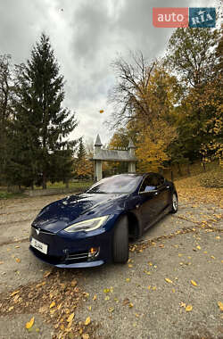 Лифтбек Tesla Model S 2017 в Снятине