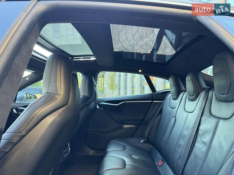 Ліфтбек Tesla Model S 2015 в Рівному фото 16 Ліфтбек Tesla Model S 2015 в Рівному