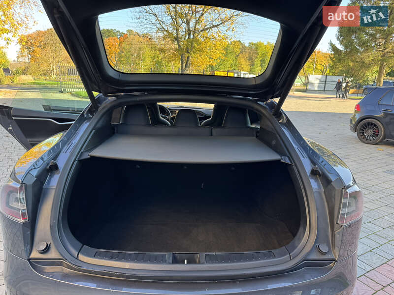 Ліфтбек Tesla Model S 2015 в Рівному фото 18 Ліфтбек Tesla Model S 2015 в Рівному