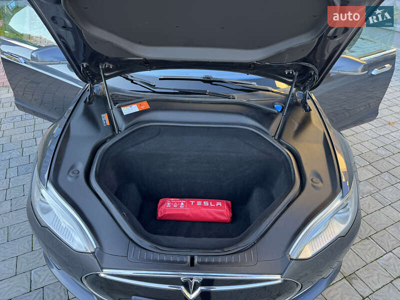 Ліфтбек Tesla Model S 2015 в Рівному фото 31 Ліфтбек Tesla Model S 2015 в Рівному