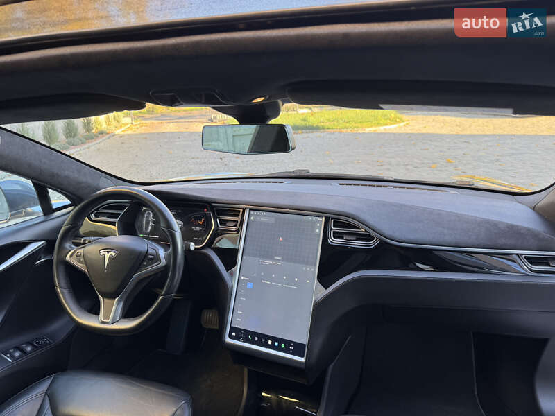 Ліфтбек Tesla Model S 2015 в Рівному фото 38 Ліфтбек Tesla Model S 2015 в Рівному