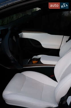 Лифтбек Tesla Model S 2022 в 