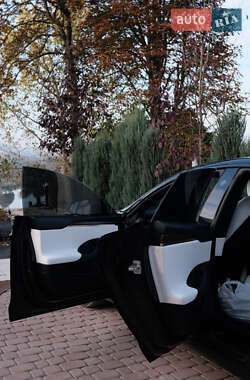 Лифтбек Tesla Model S 2022 в 