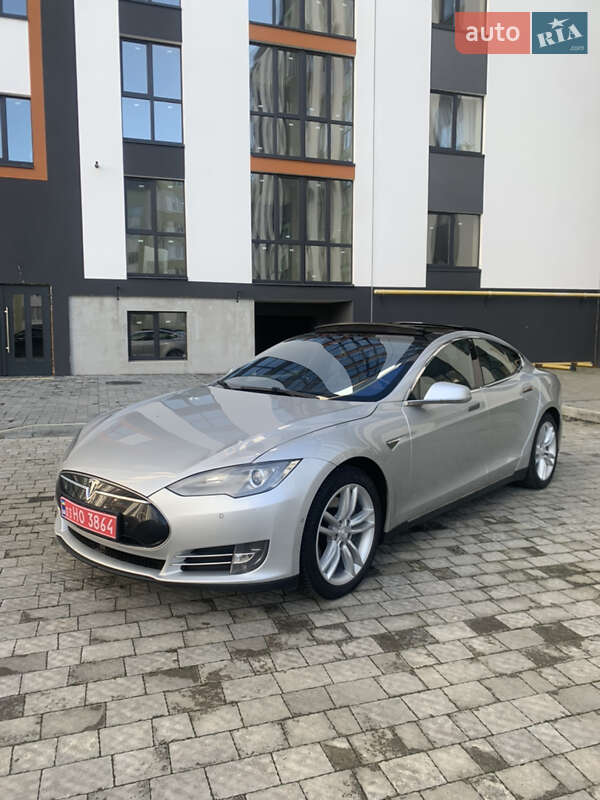 Ліфтбек Tesla Model S 2015 в Шептицькому фото 5 Ліфтбек Tesla Model S 2015 в Шептицькому