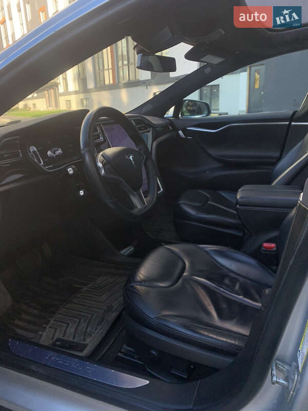 Ліфтбек Tesla Model S 2015 в Шептицькому фото 10 Ліфтбек Tesla Model S 2015 в Шептицькому