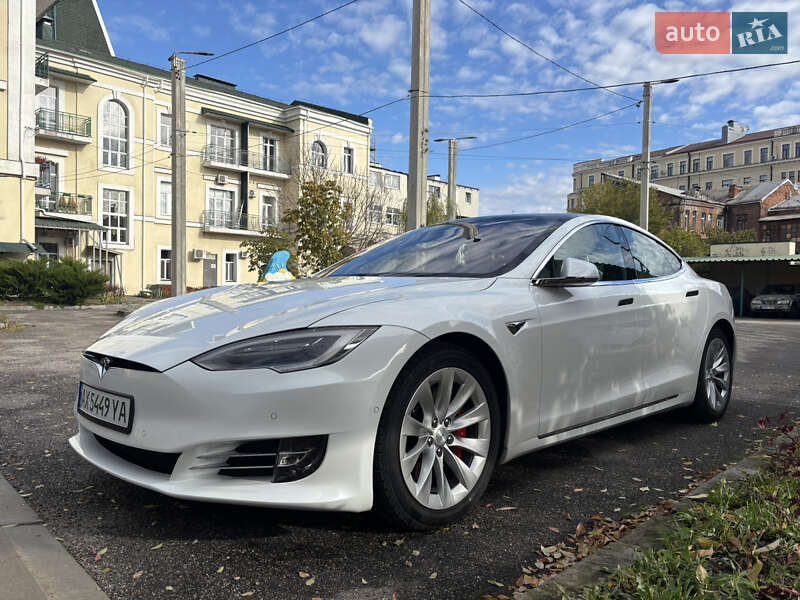 Ліфтбек Tesla Model S 2019 в Харкові