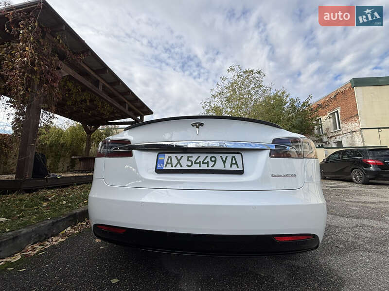 Ліфтбек Tesla Model S 2019 в Харкові
