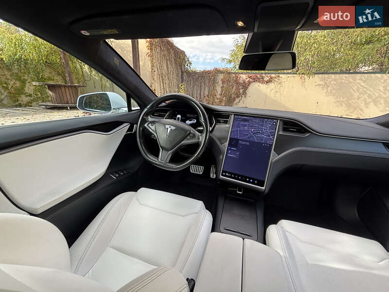 Ліфтбек Tesla Model S 2019 в Харкові