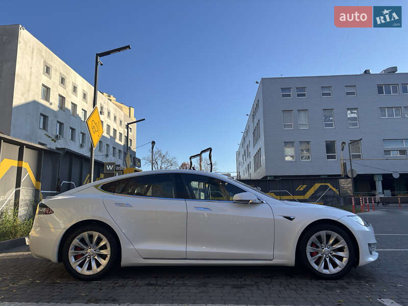 Ліфтбек Tesla Model S 2019 в Харкові