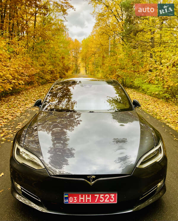 Лифтбек Tesla Model S 2016 в Луцке фото Лифтбек Tesla Model S 2016 в Луцке