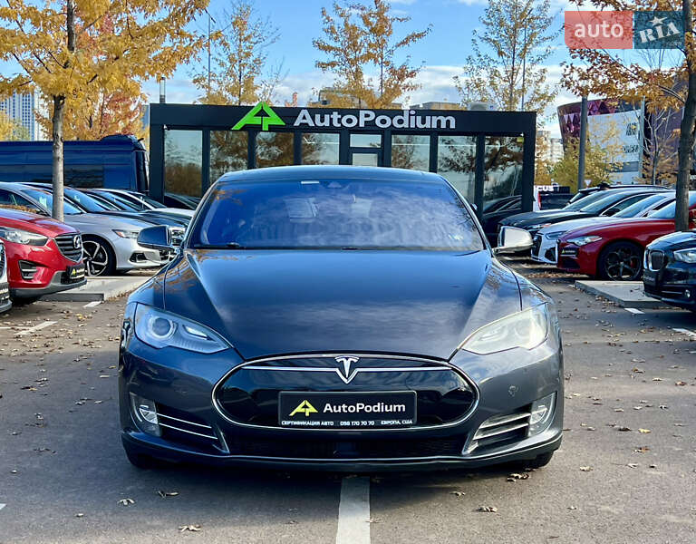 Ліфтбек Tesla Model S 2015 в Києві фото 4 Ліфтбек Tesla Model S 2015 в Києві