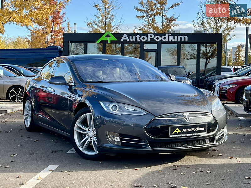 Ліфтбек Tesla Model S 2015 в Києві фото 7 Ліфтбек Tesla Model S 2015 в Києві