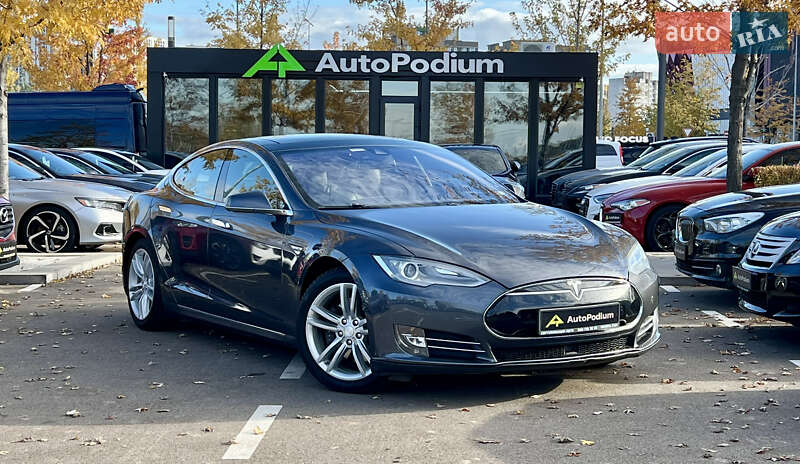 Ліфтбек Tesla Model S 2015 в Києві фото 6 Ліфтбек Tesla Model S 2015 в Києві