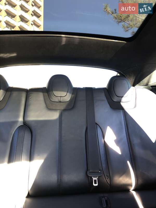 Лифтбек Tesla Model S 2014 в Николаеве