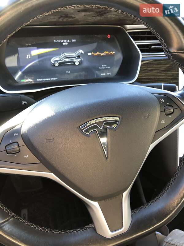 Лифтбек Tesla Model S 2014 в Николаеве