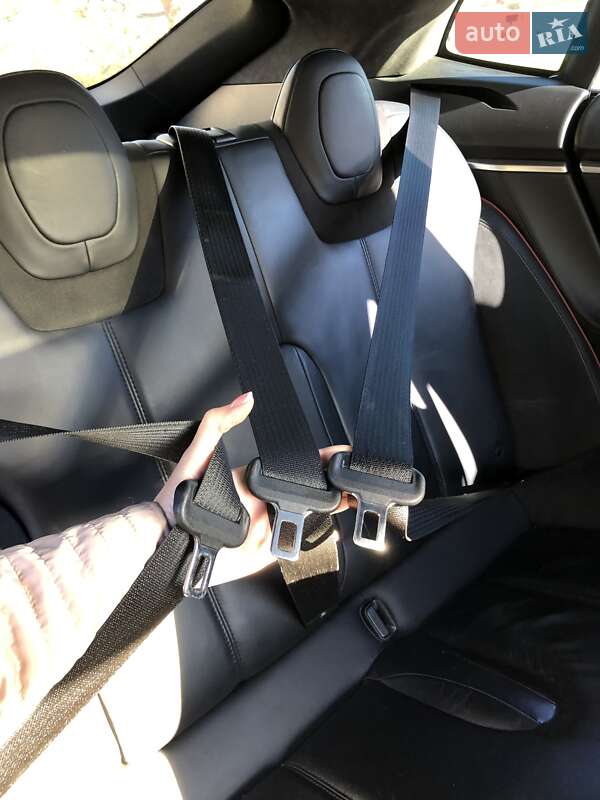 Лифтбек Tesla Model S 2014 в Николаеве