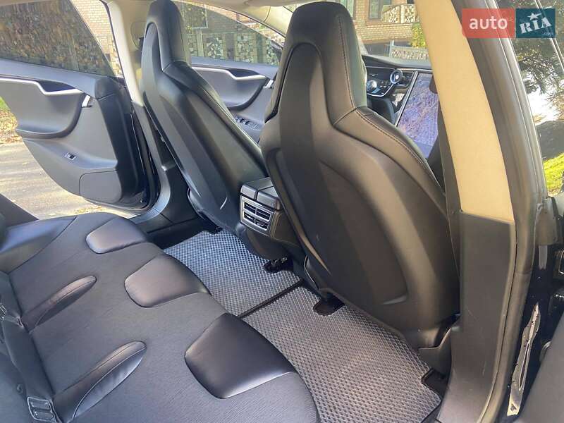 Ліфтбек Tesla Model S 2014 в Хмельницькому